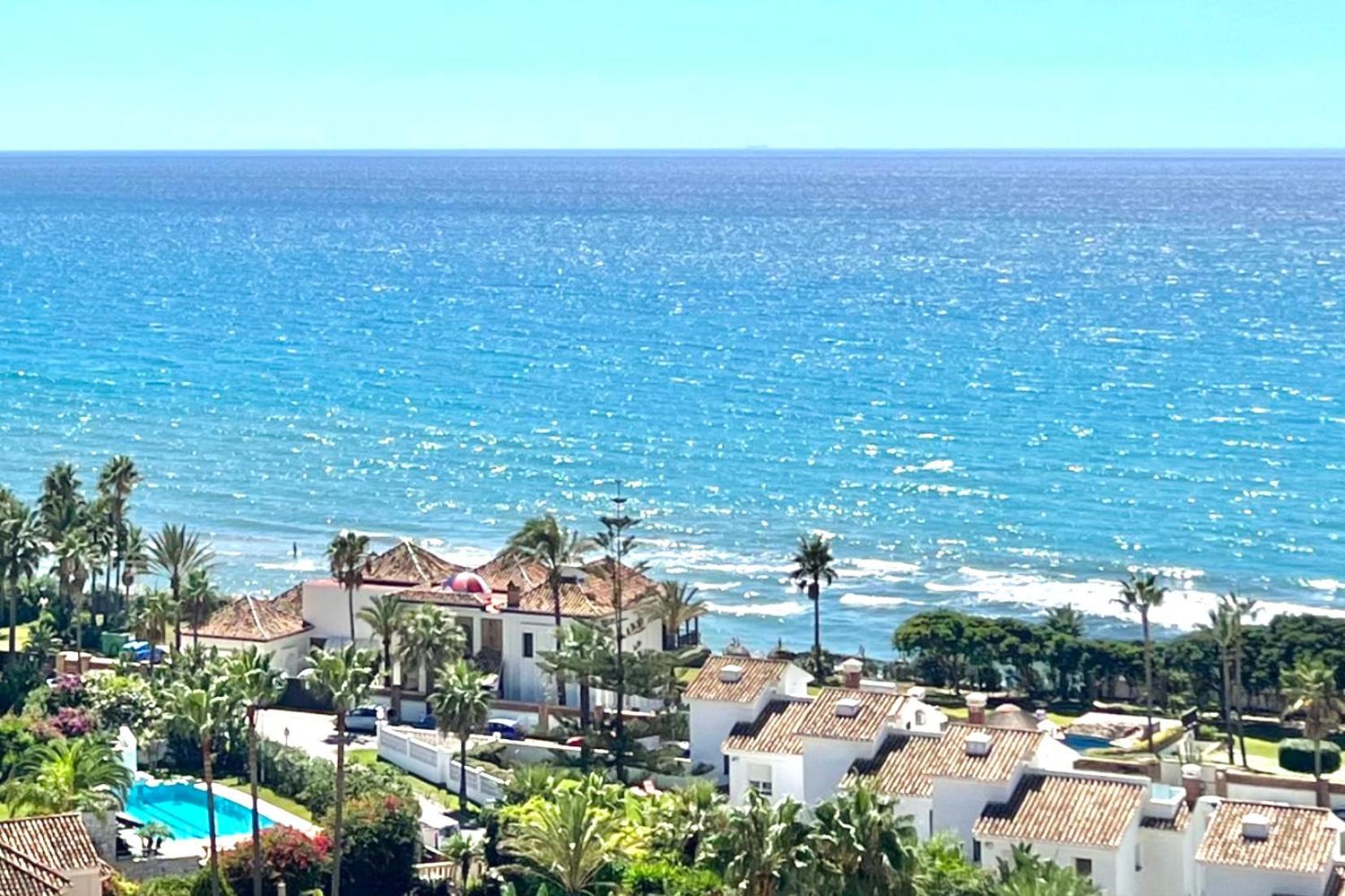 Marbella Beachfront - Beachside Apartment With Stunning Sea Views Екстер'єр фото